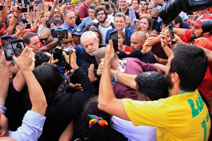 Ex-presidente Lula já está em liberdade